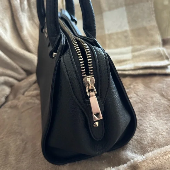 GUESS Structured Handbag – Black - Picture 4 of 12